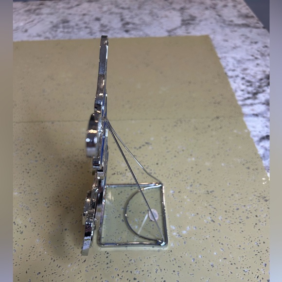 Leaded Stain Glass Bunny Rabbit with Carrot Votive Tea Light Candle Holder - Picture 4 of 9